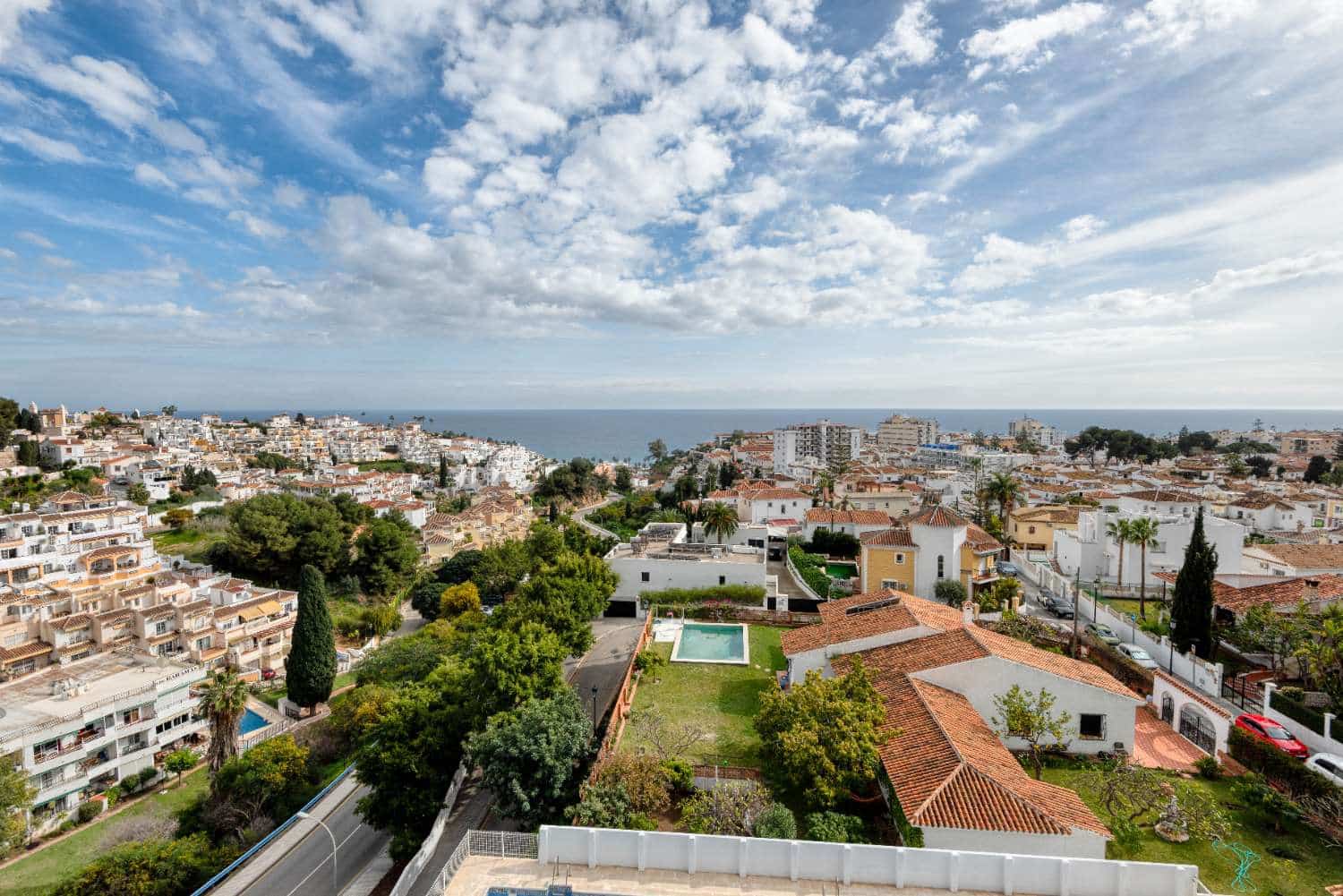 2 soverom Strandleiligheter til salgs i Nerja med svømmebasseng - € 350 000 (Ref: 9296656)