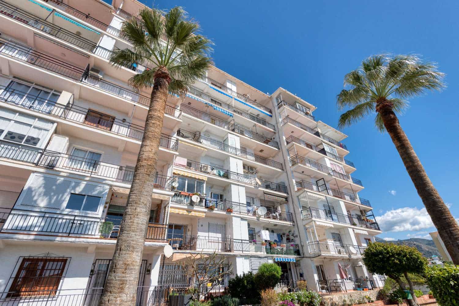 2 soverom Strandleiligheter til salgs i Nerja med svømmebasseng - € 350 000 (Ref: 9296656)