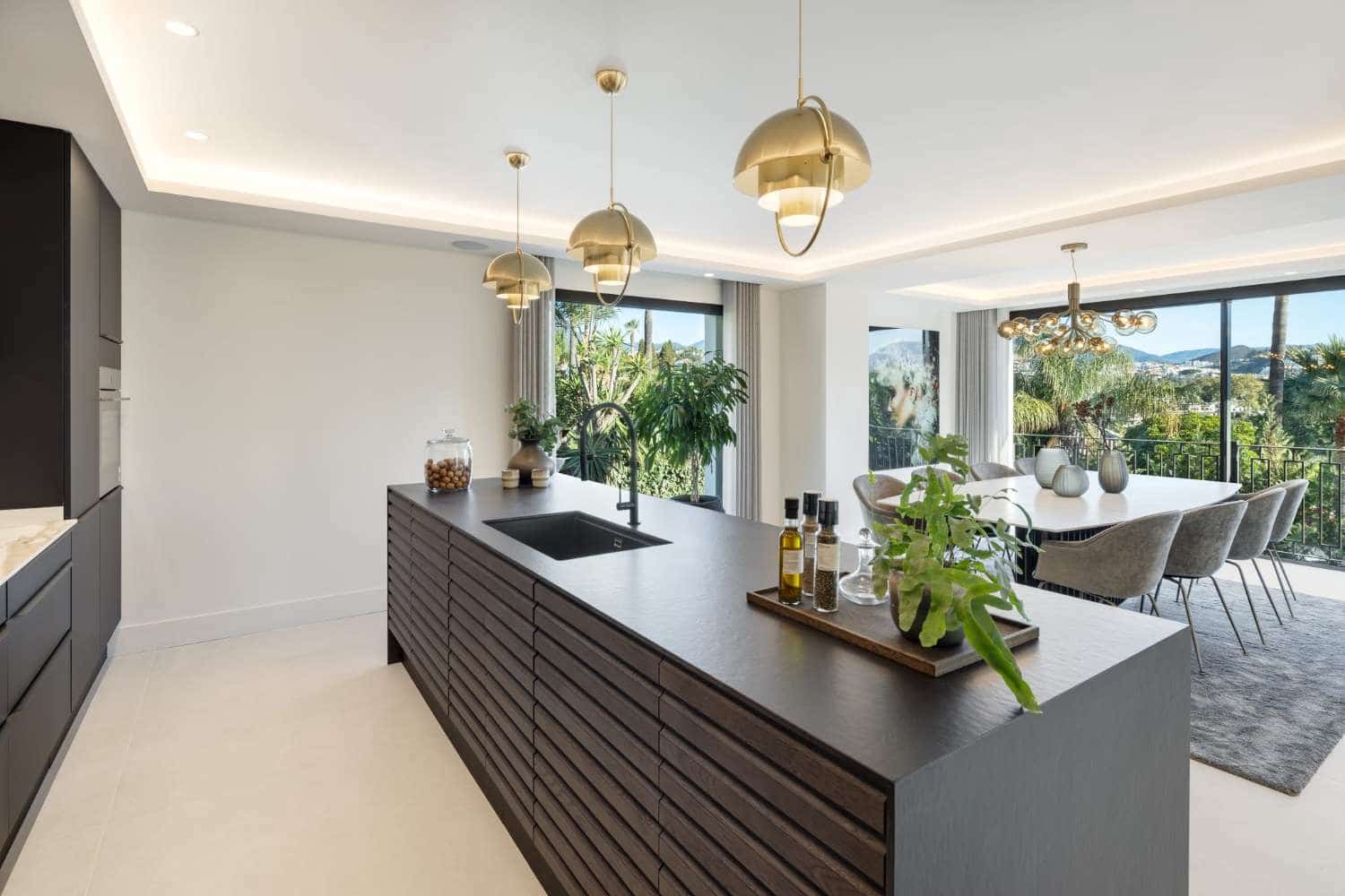 5 soveværelse Villa til salg i Nueva Andalucia med swimmingpool - € 6.250.000 (Ref: 9296657)