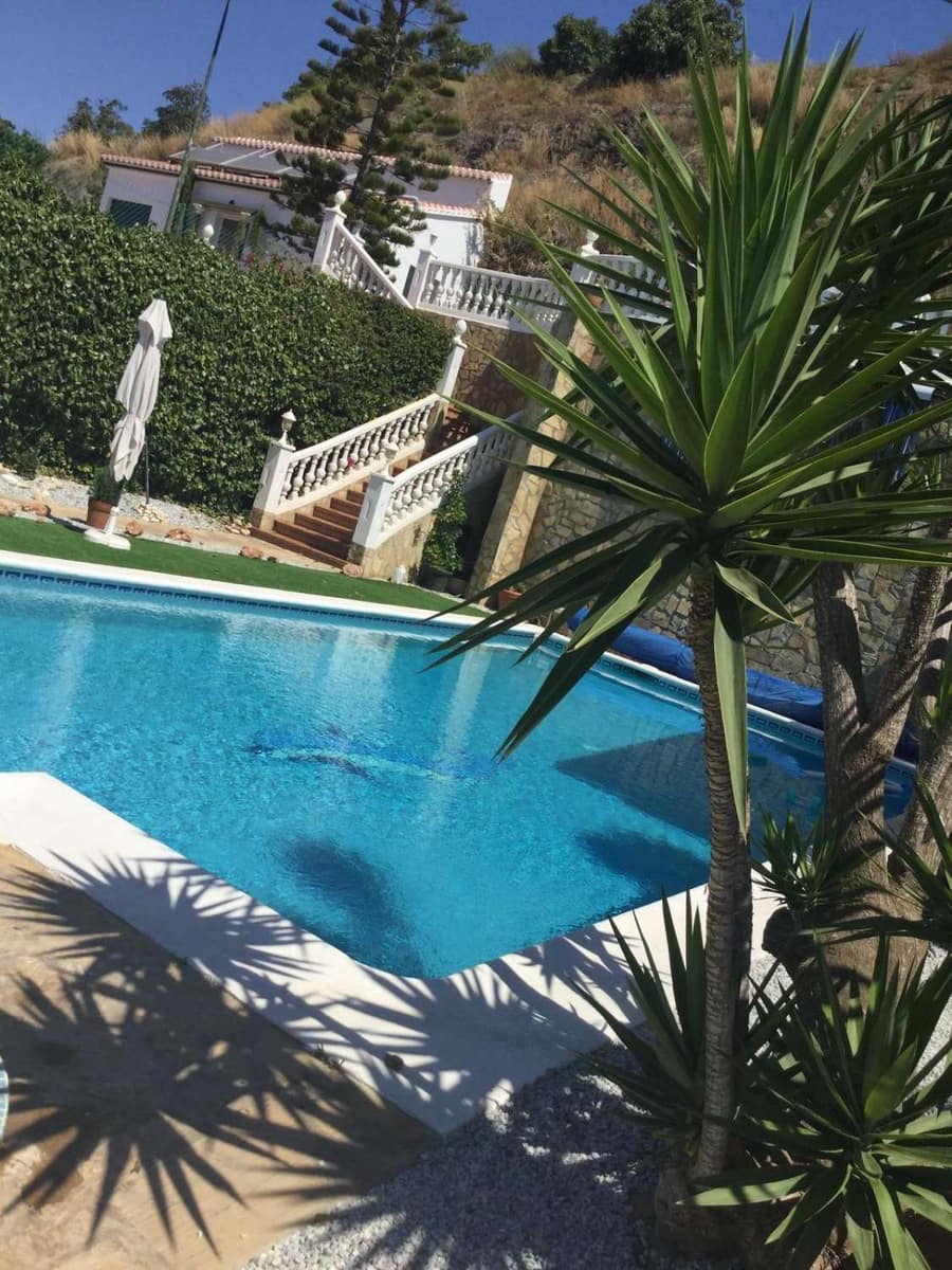 8 makuuhuone Huvila myytävänä paikassa Torrox mukana uima-altaan - 999 000 € (Ref: 9296660)