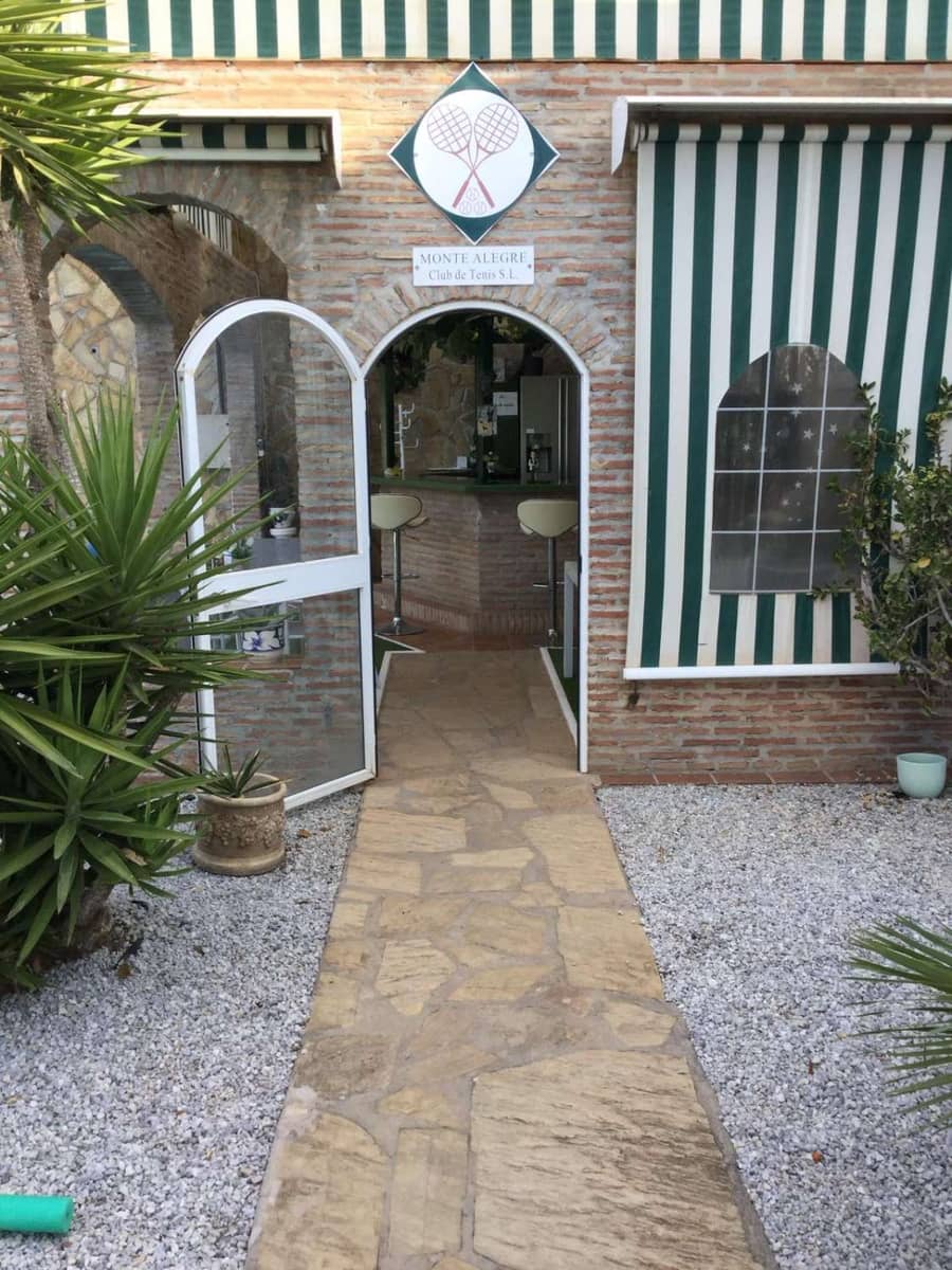 8 makuuhuone Huvila myytävänä paikassa Torrox mukana uima-altaan - 999 000 € (Ref: 9296660)