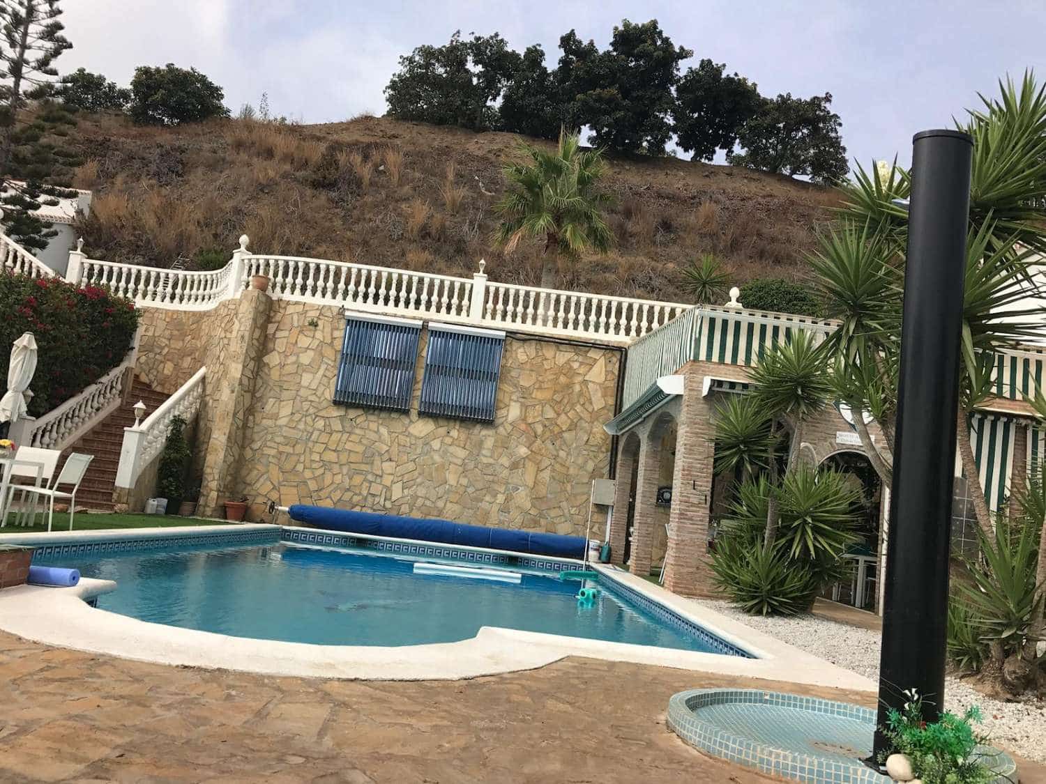 8 makuuhuone Huvila myytävänä paikassa Torrox mukana uima-altaan - 999 000 € (Ref: 9296660)