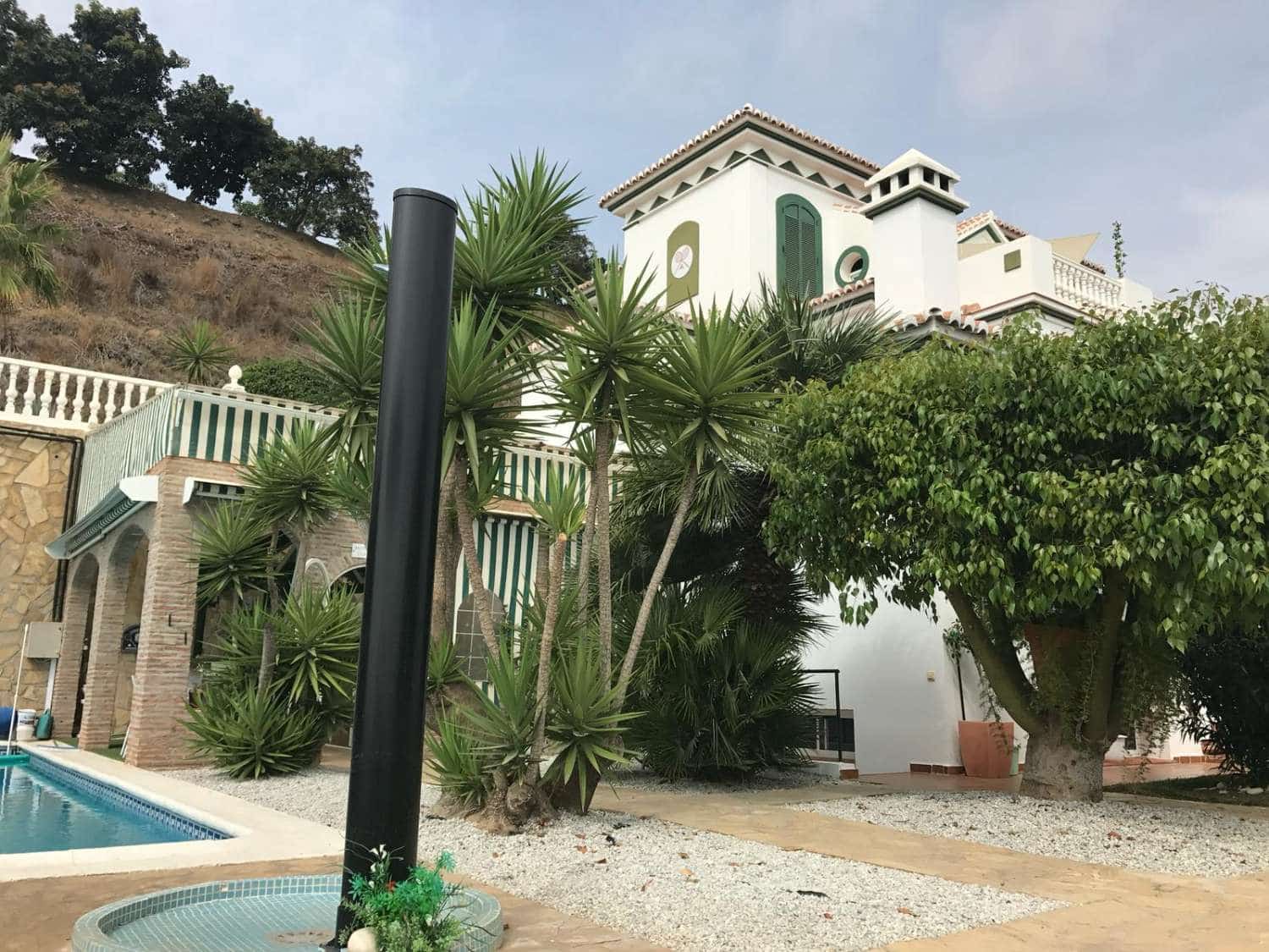 8 makuuhuone Huvila myytävänä paikassa Torrox mukana uima-altaan - 999 000 € (Ref: 9296660)