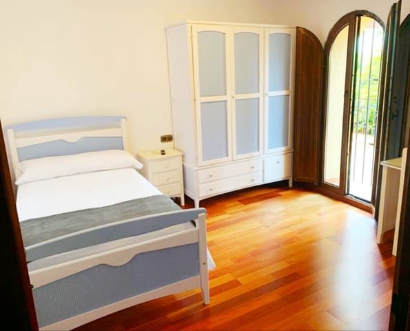 9 sovrum Villa till salu i Centro, Granada stad med pool - 1 800 000 € (Ref: 9310484)