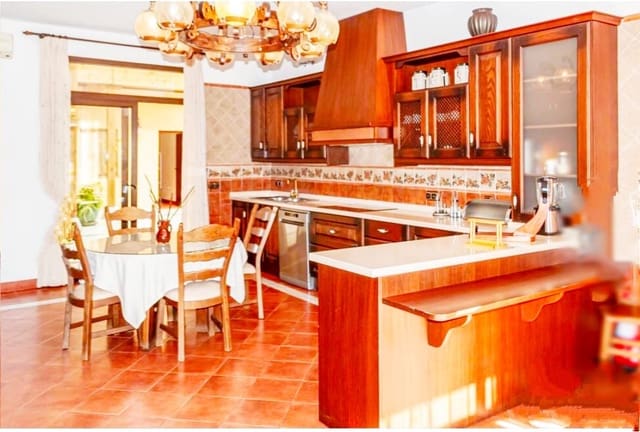 9 sovrum Villa till salu i Centro, Granada stad med pool - 1 800 000 € (Ref: 9310484)