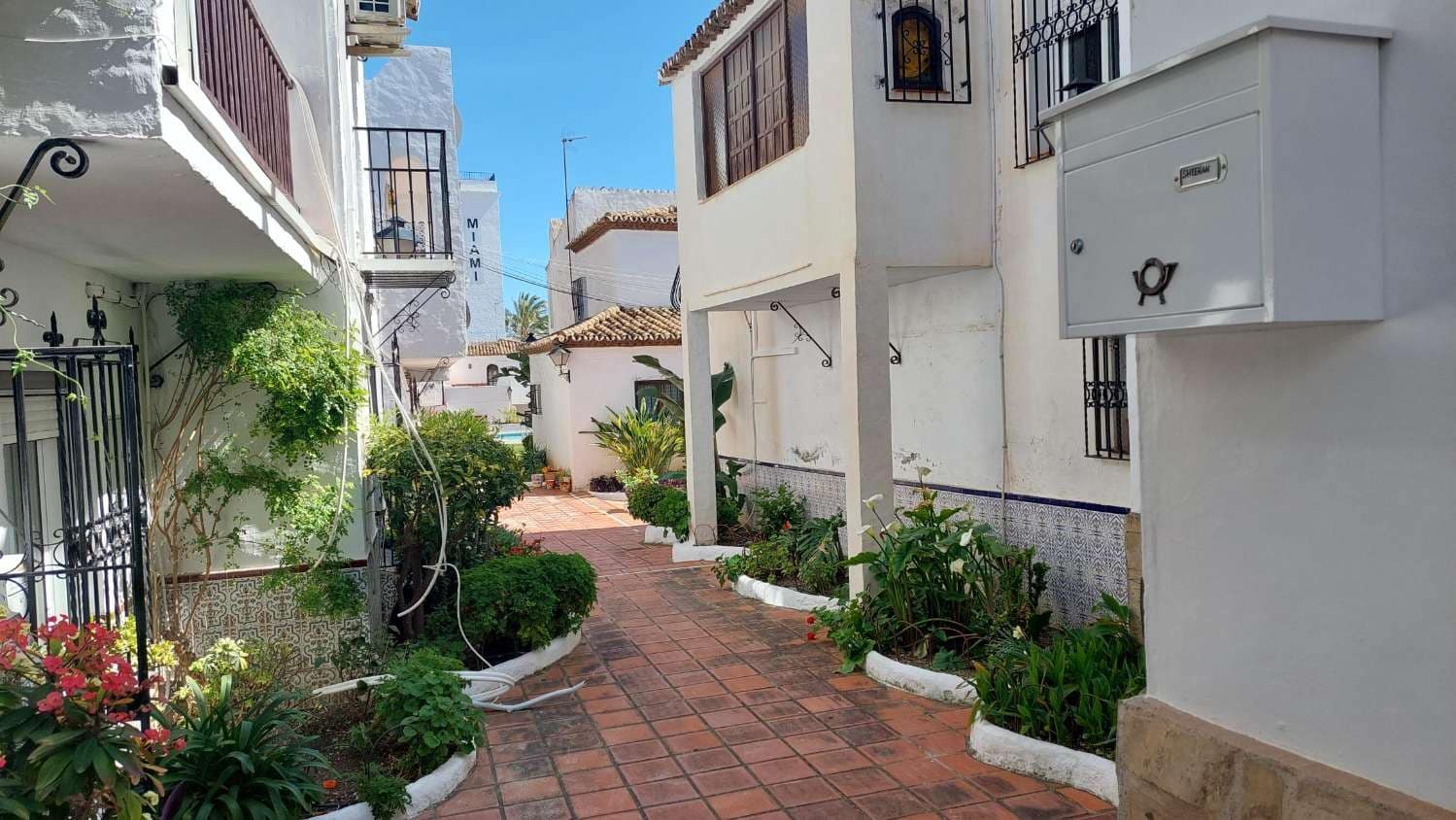 2 chambre Villa/Maison Semi-Mitoyenne à vendre à Nerja avec piscine - 334 500 € (Ref: 9312335)