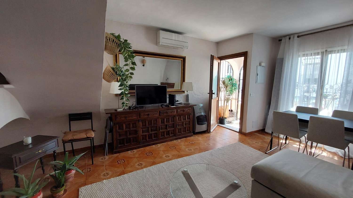 2 chambre Villa/Maison Semi-Mitoyenne à vendre à Nerja avec piscine - 334 500 € (Ref: 9312335)