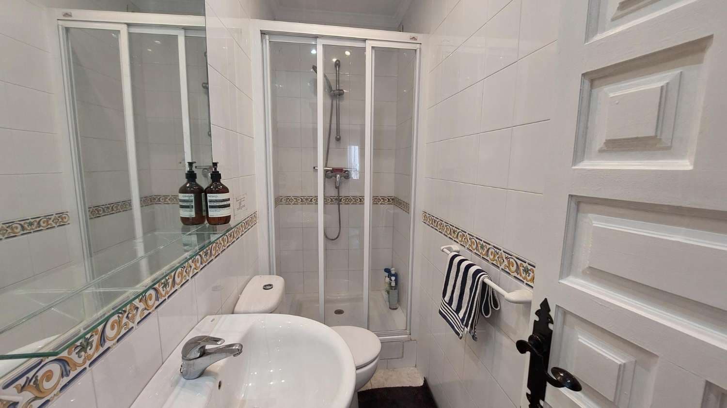 2 chambre Villa/Maison Semi-Mitoyenne à vendre à Nerja avec piscine - 334 500 € (Ref: 9312335)