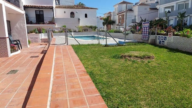 2 chambre Villa/Maison Semi-Mitoyenne à vendre à Avda Pescia - Ctra de Frigiliana, Nerja avec piscine - 334 500 € (Ref: 9312335)