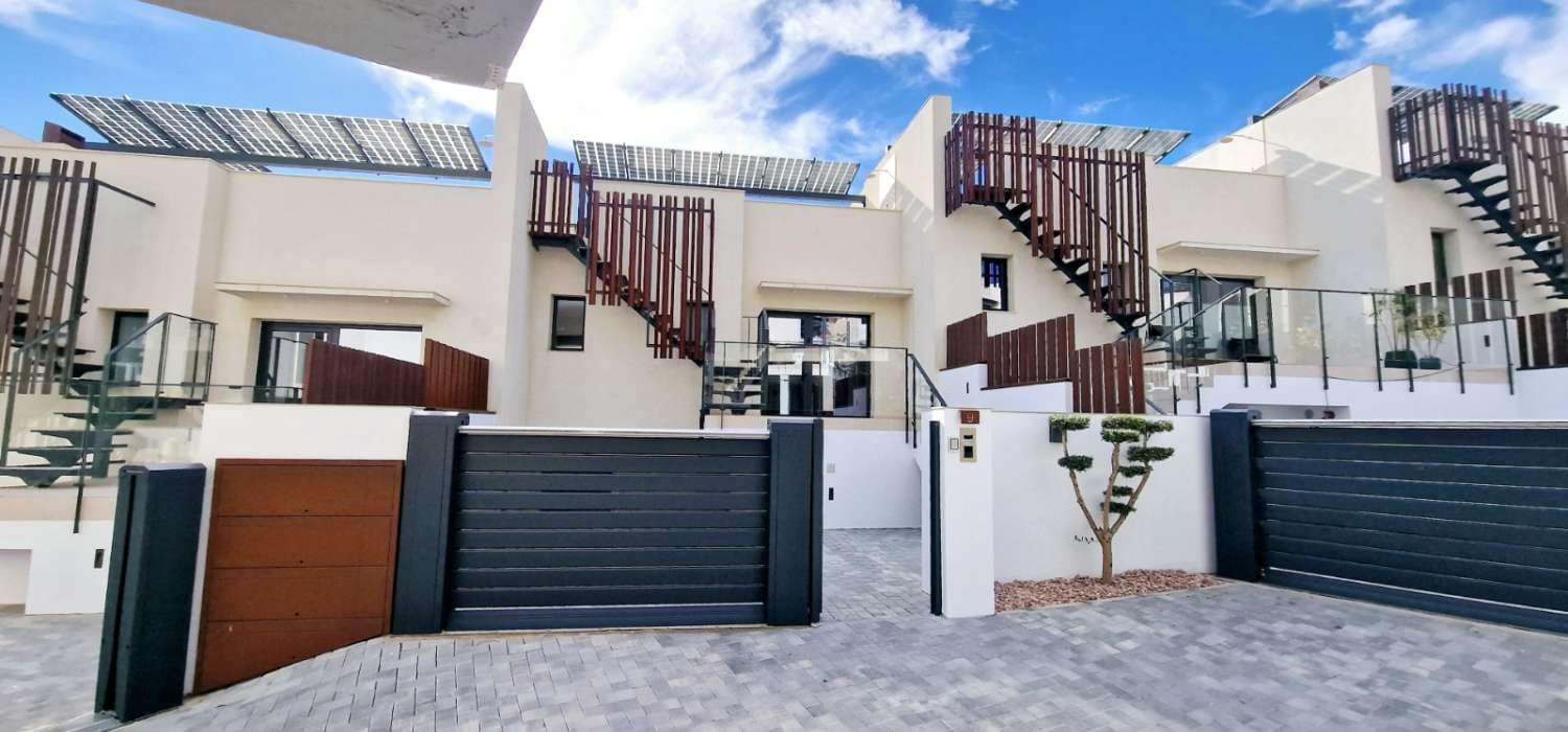 2 slaapkamer Villa te koop in Torrox - € 629.000 (Ref: 9455865)