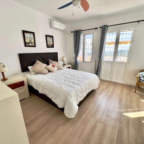 2 chambre Villa/Maison Mitoyenne à vendre à Centro, Nerja avec piscine garage - 295 000 € (Ref: 9535519)