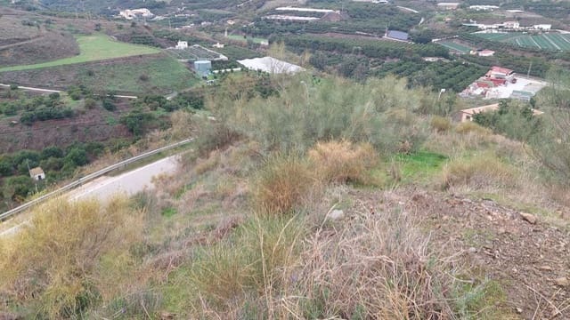 Grunde uden byggetilladelser til salg i Benamocarra - € 650.000 (Ref: 9543061)