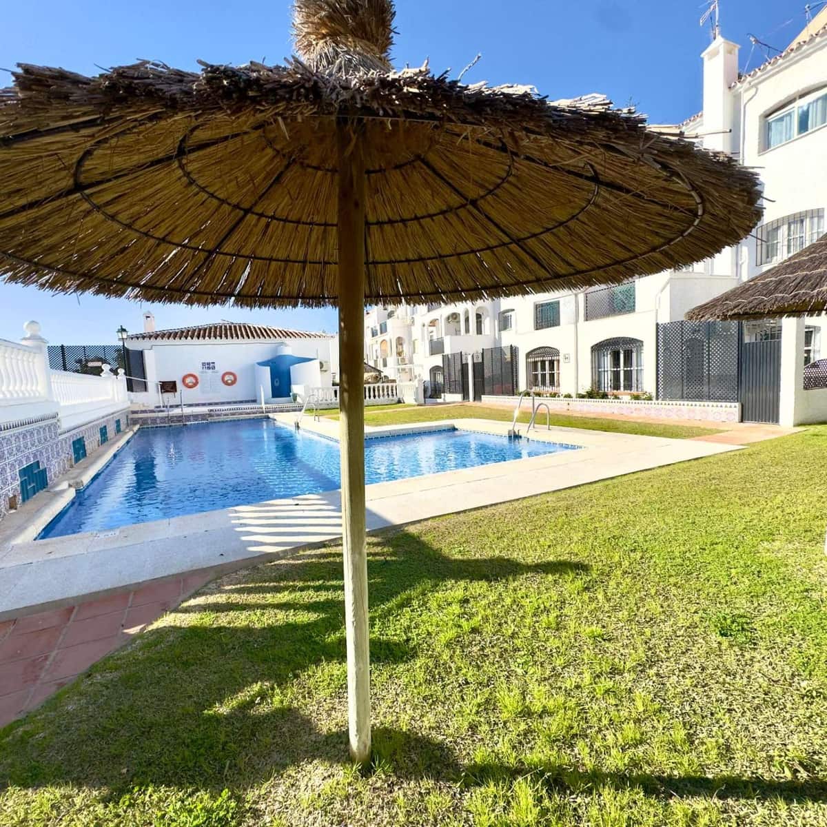 2 slaapkamer Strandappartement te koop in Nerja met zwembad - € 310.000 (Ref: 9554566)