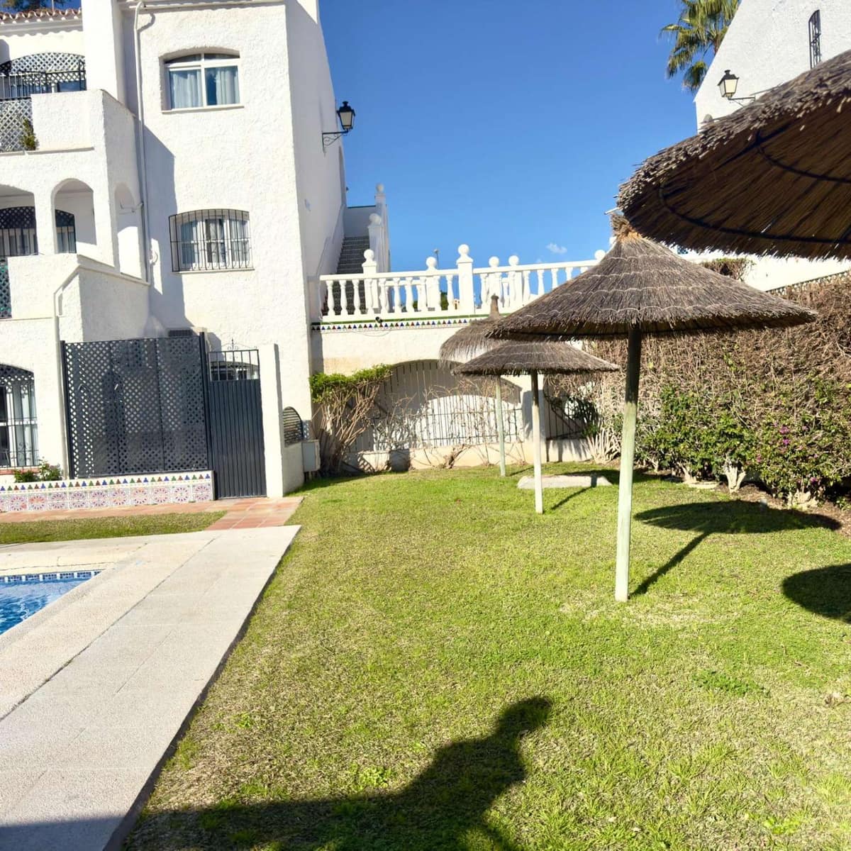 2 slaapkamer Strandappartement te koop in Nerja met zwembad - € 310.000 (Ref: 9554566)