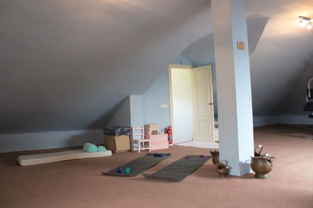 3 chambre Villa/Maison à vendre à Urbanización Santa Rosa, Torrox avec piscine - 670 000 € (Ref: 9585399)