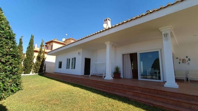 3 chambre Villa/Maison à vendre à Urbanización Santa Rosa, Torrox avec piscine - 670 000 € (Ref: 9585399)