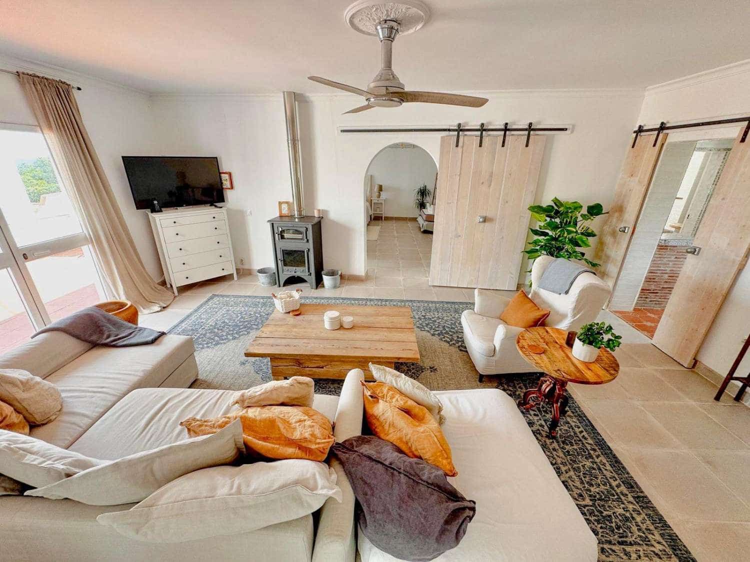 6 quarto Moradia para venda em Nerja com piscina - 1 099 000 € (Ref: 9614725)