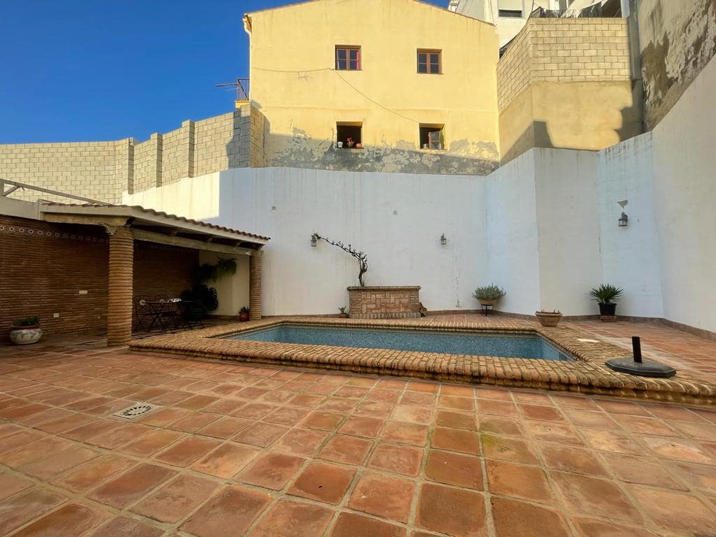 5 sovrum Semi-fristående Villa till salu i Velez-Malaga med pool garage - 437 000 € (Ref: 9614727)