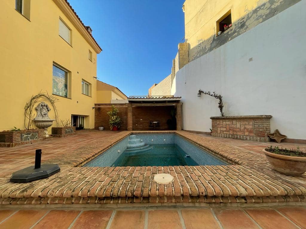 5 sovrum Semi-fristående Villa till salu i Velez-Malaga med pool garage - 437 000 € (Ref: 9614727)