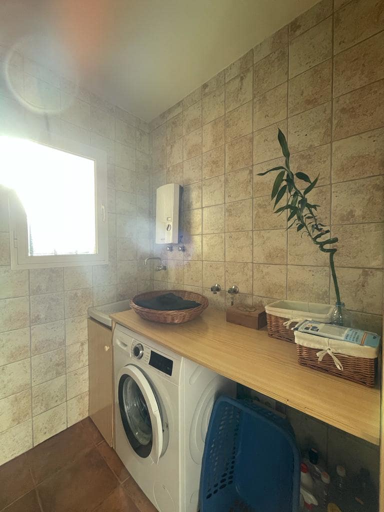 5 sovrum Semi-fristående Villa till salu i Velez-Malaga med pool garage - 437 000 € (Ref: 9614727)