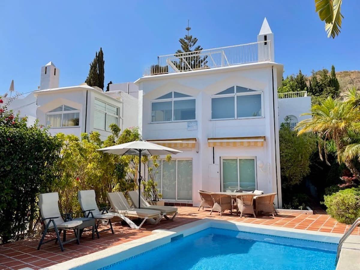 4 sypialnia Willa na sprzedaż w Nerja - 699 000 € (Ref: 9719491)
