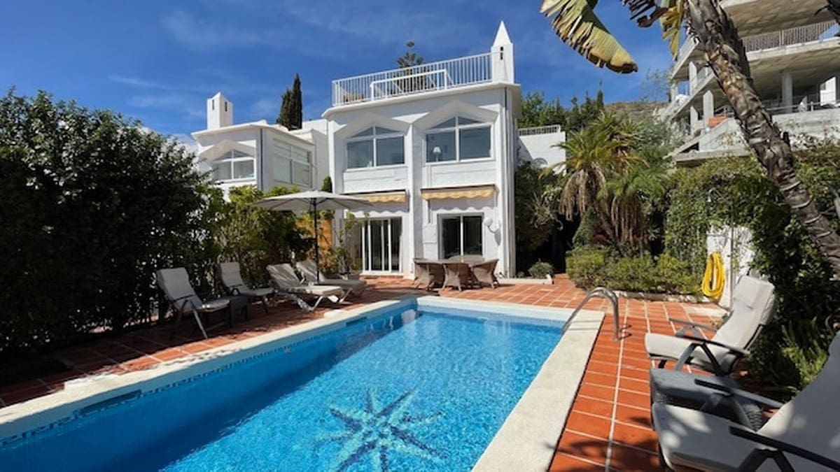4 sypialnia Willa na sprzedaż w Nerja - 699 000 € (Ref: 9719491)