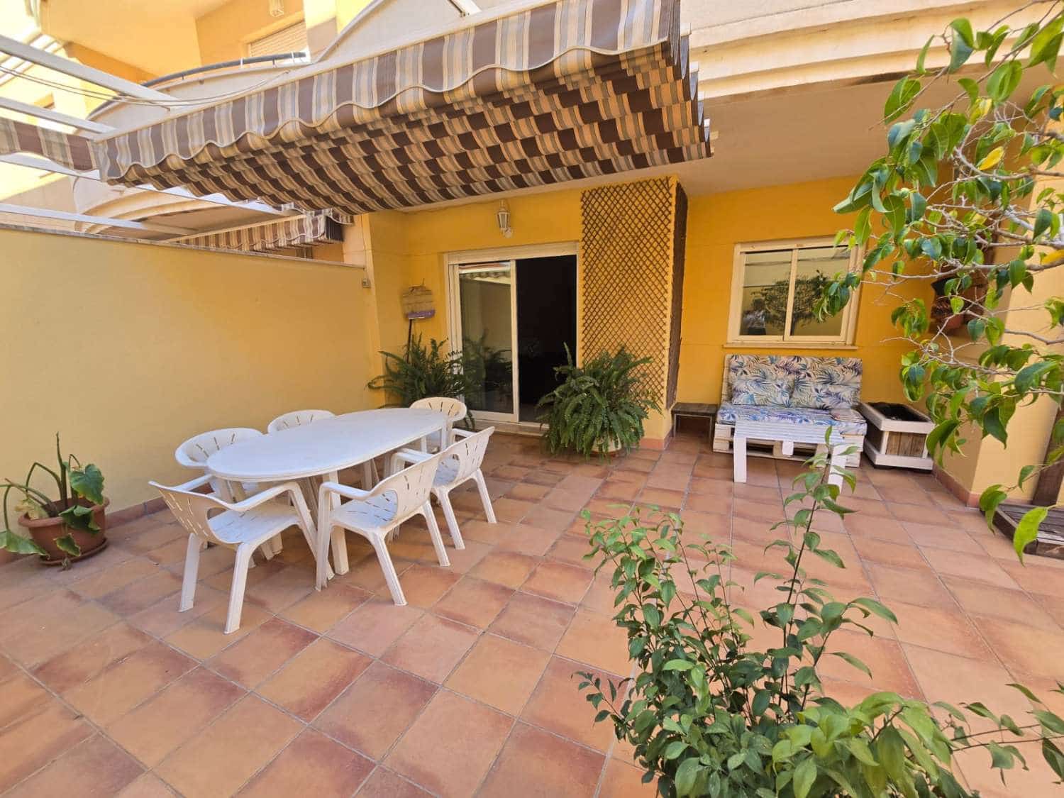 Piso de 2 habitaciones en Torrox en venta - 305.000 € (Ref: 9830640)