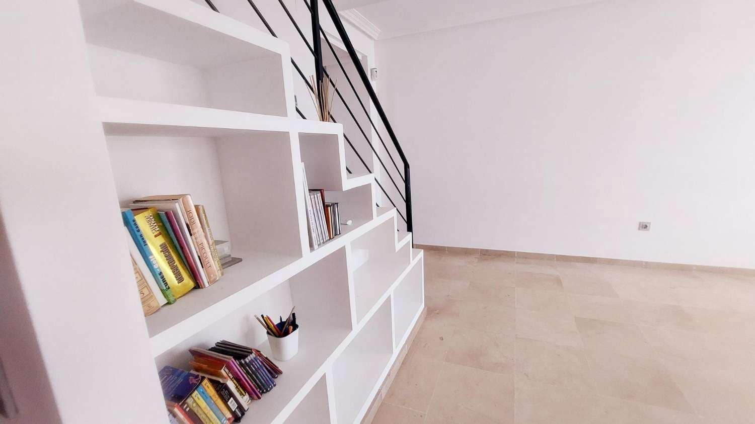 3 bedroom Penthouse for sale in Torrox - € 420,000 (Ref: 9848996)