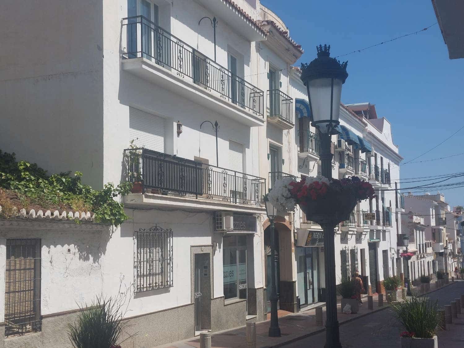 3 soveværelse Lejlighed til salg i Nerja - € 485.000 (Ref: 9854916)