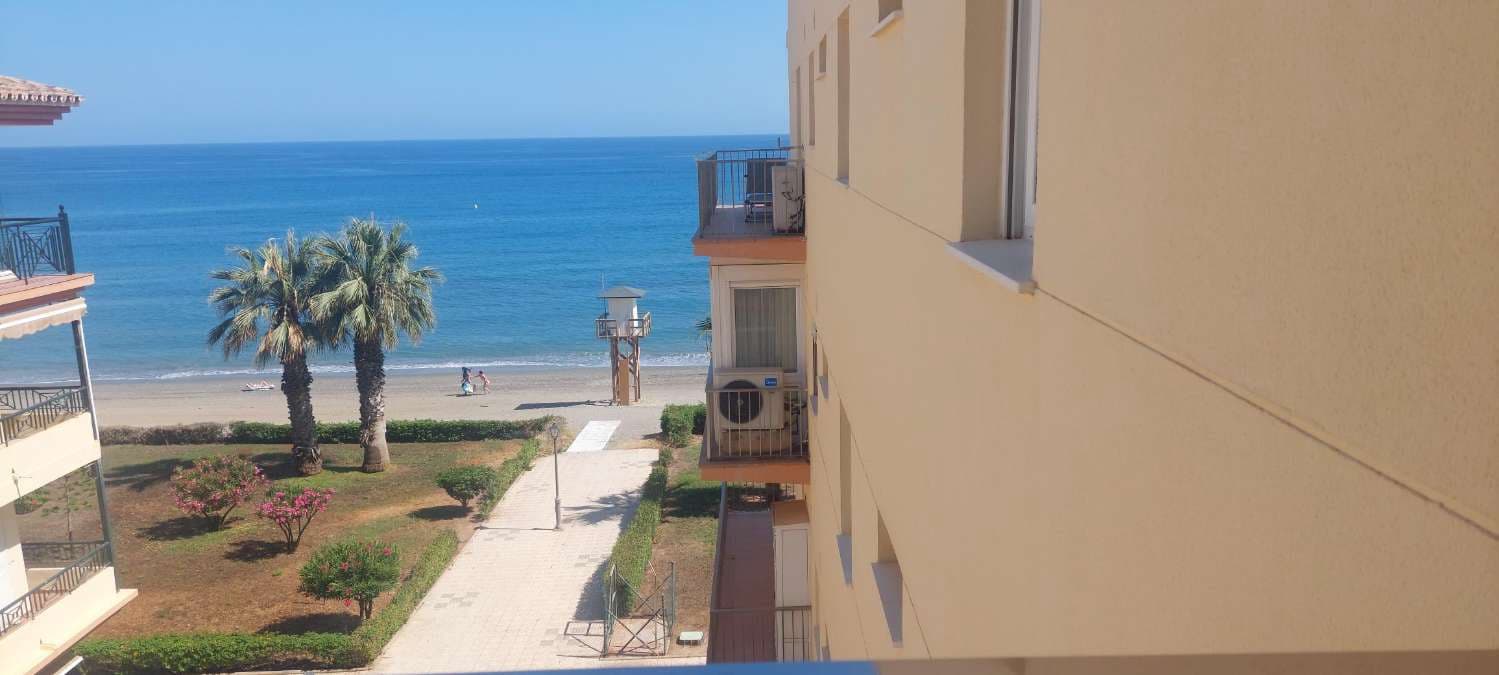 Apartamento Playa de 2 habitaciones en Torrox en venta - 365.000 € (Ref: 9893697)
