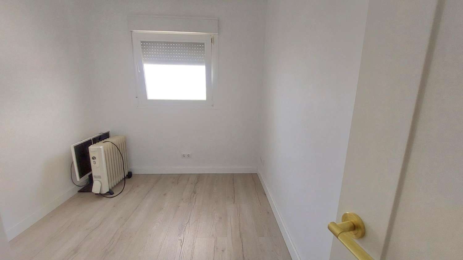 2 bedroom Flat for sale in Torrox-Costa with pool - € 275,000 (Ref: 9972842)