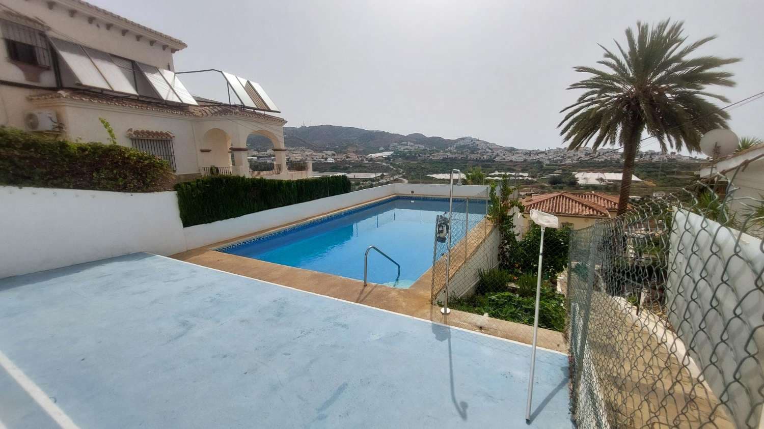 2 bedroom Flat for sale in Torrox-Costa with pool - € 275,000 (Ref: 9972842)