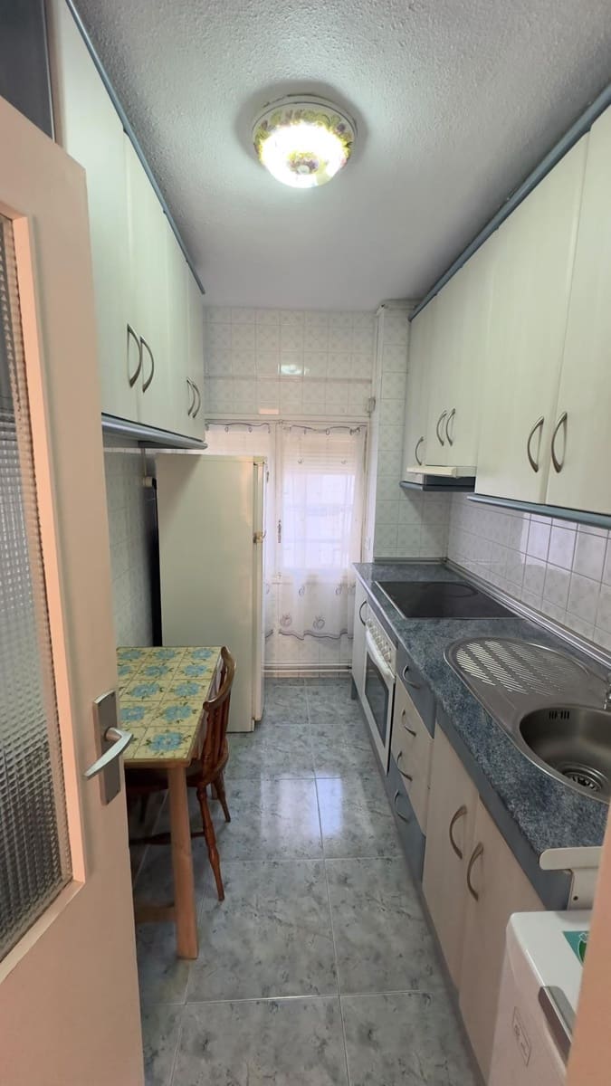 3 Zimmer Apartment zu vermieten in Torrevieja - 1.150 € (Ref: 10067967)