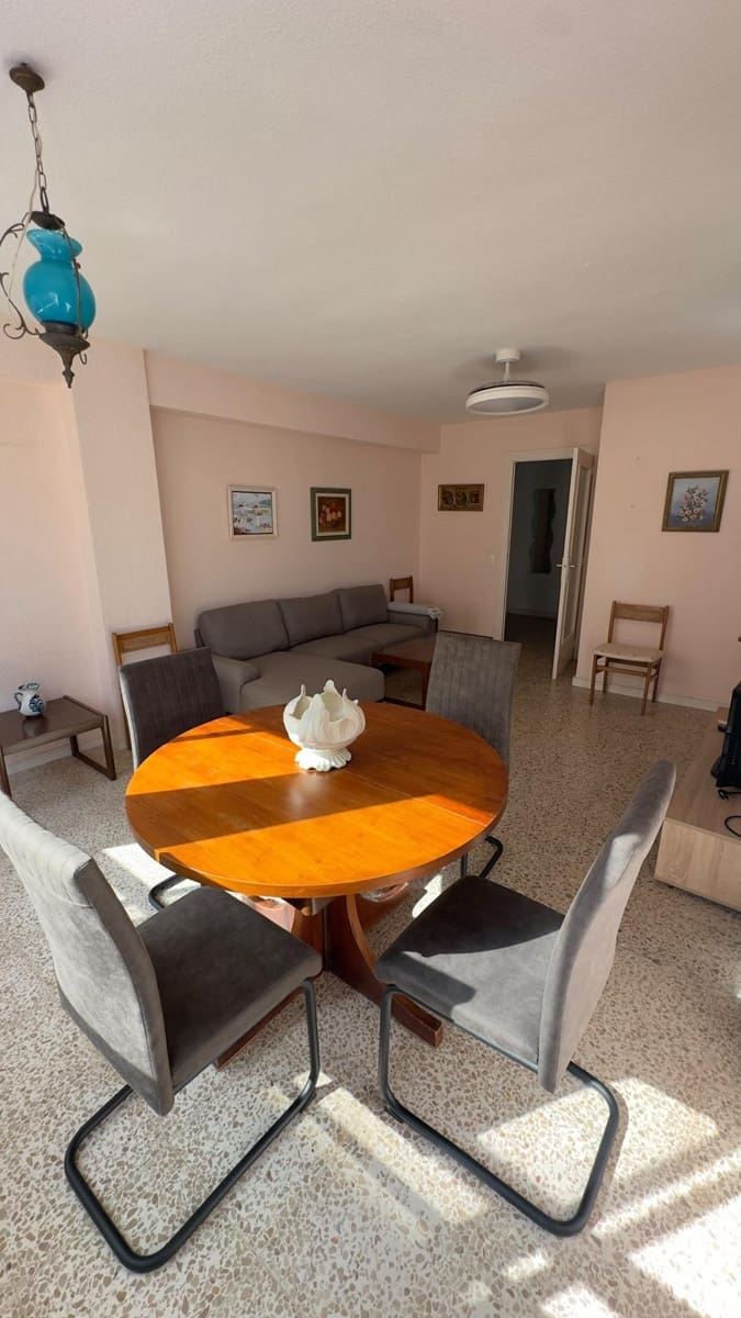3 Zimmer Apartment zu vermieten in Torrevieja - 1.150 € (Ref: 10067967)