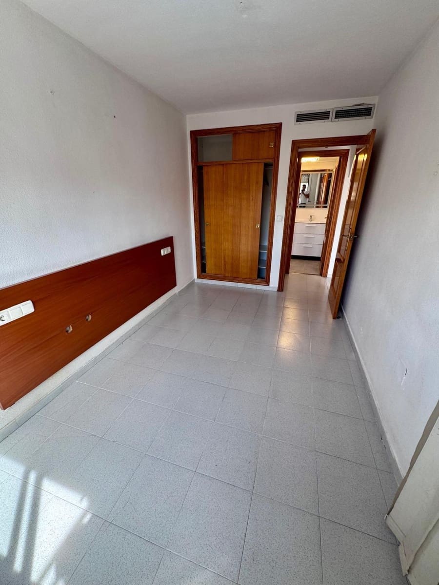 2 bedroom Apartment for sale in Torrevieja with pool - € 149,900 (Ref: 10081257)