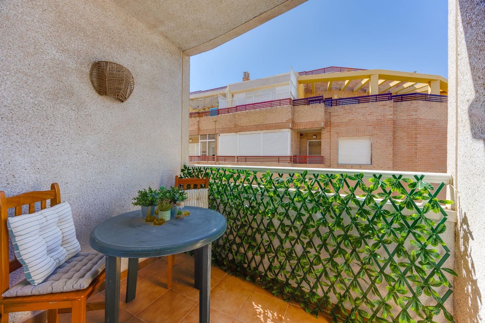 2 makuuhuone Huoneisto myytävänä paikassa Torrevieja mukana uima-altaan - 149 500 € (Ref: 10115900)
