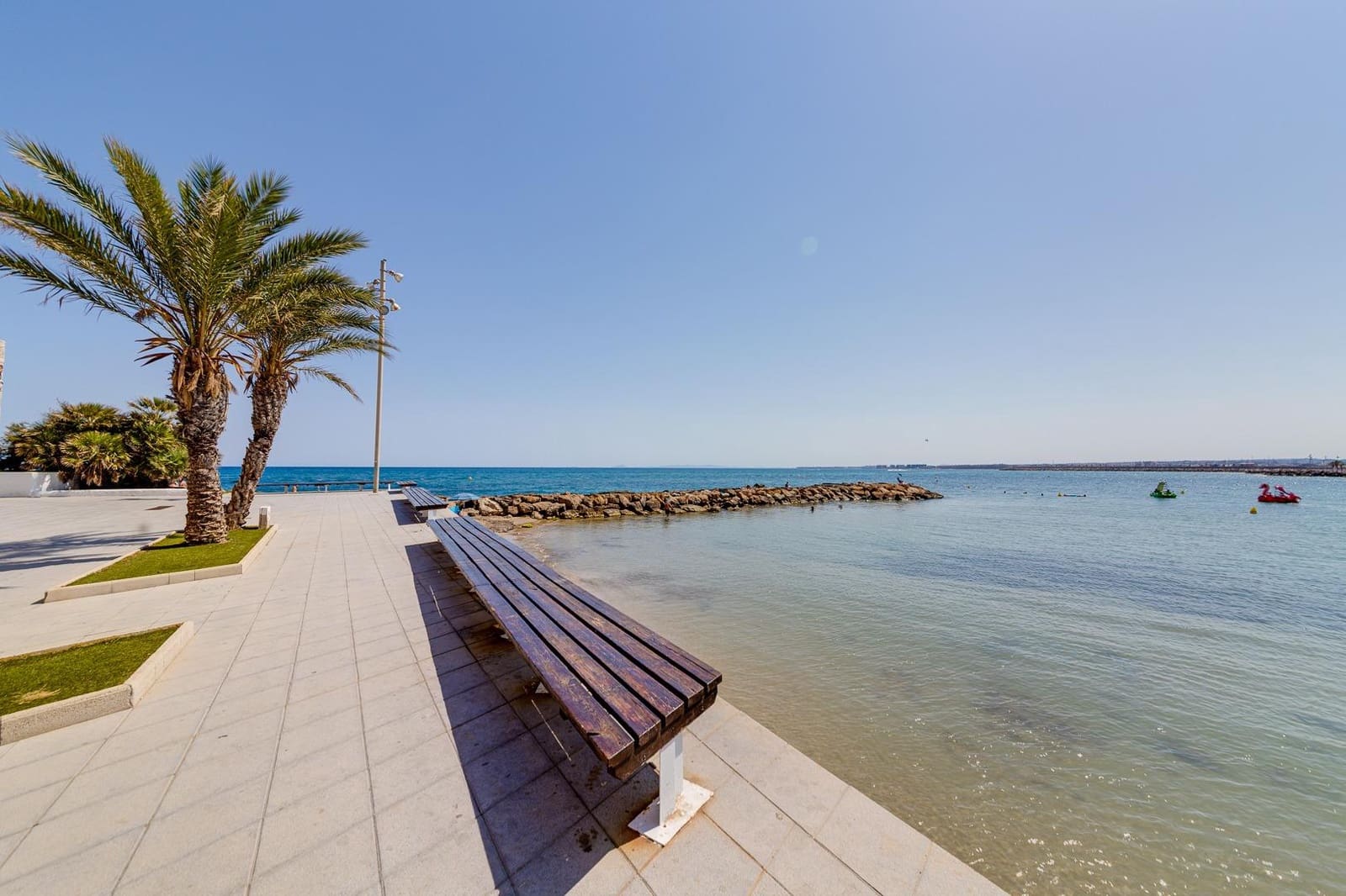 2 makuuhuone Huoneisto myytävänä paikassa Torrevieja mukana uima-altaan - 149 500 € (Ref: 10115900)
