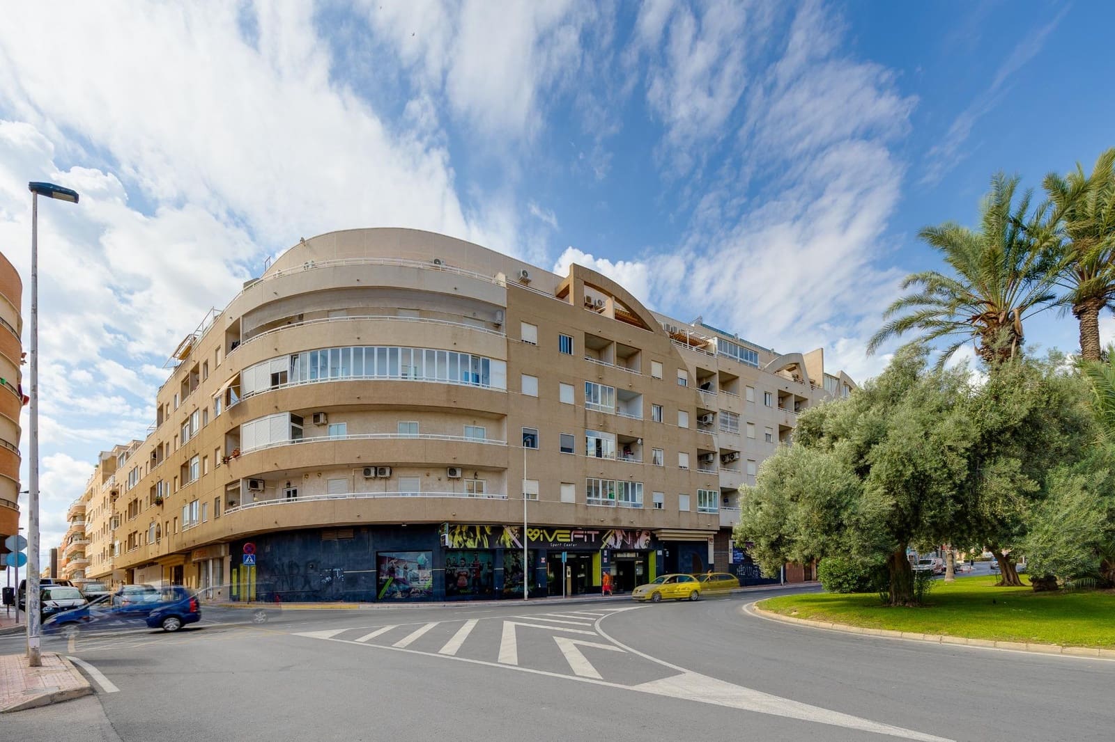 2 makuuhuone Huoneisto myytävänä paikassa Torrevieja mukana uima-altaan - 149 500 € (Ref: 10115900)