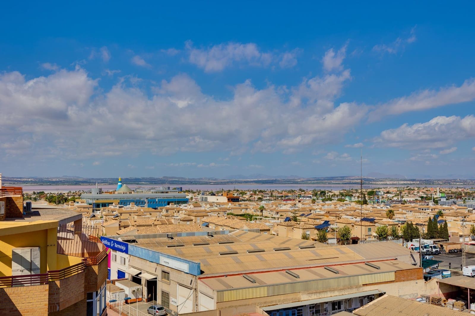 2 makuuhuone Huoneisto myytävänä paikassa Torrevieja mukana uima-altaan - 149 500 € (Ref: 10115900)