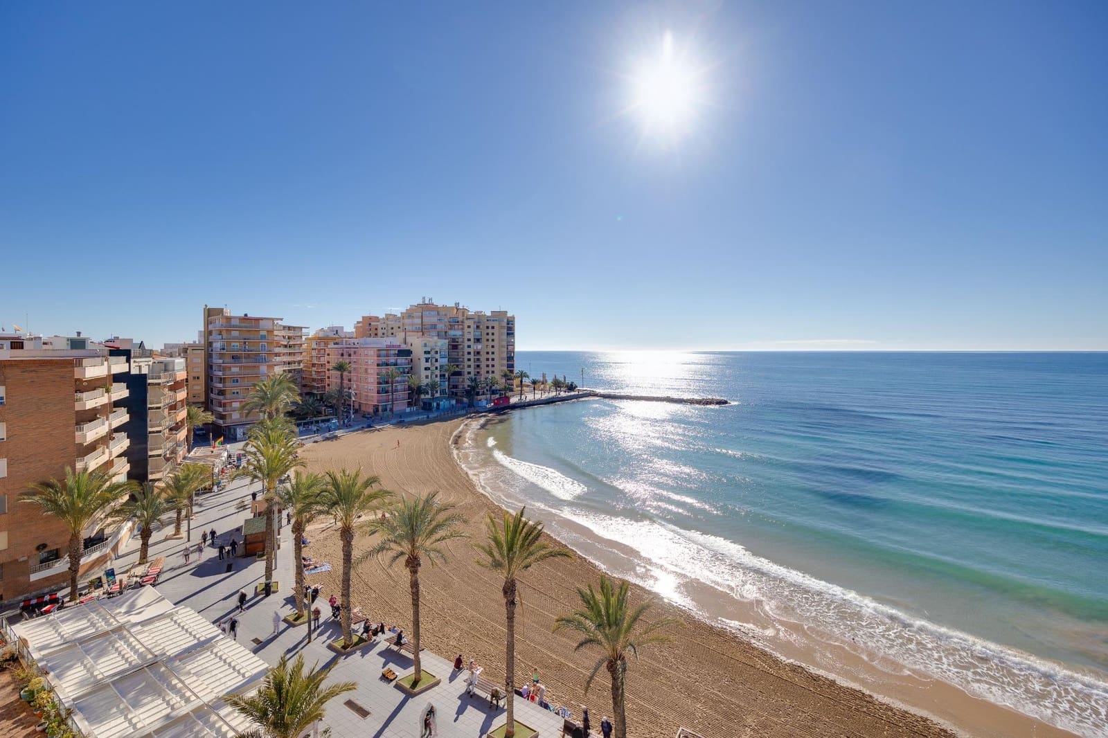2 makuuhuone Huoneisto myytävänä paikassa Torrevieja mukana uima-altaan - 149 500 € (Ref: 10115900)