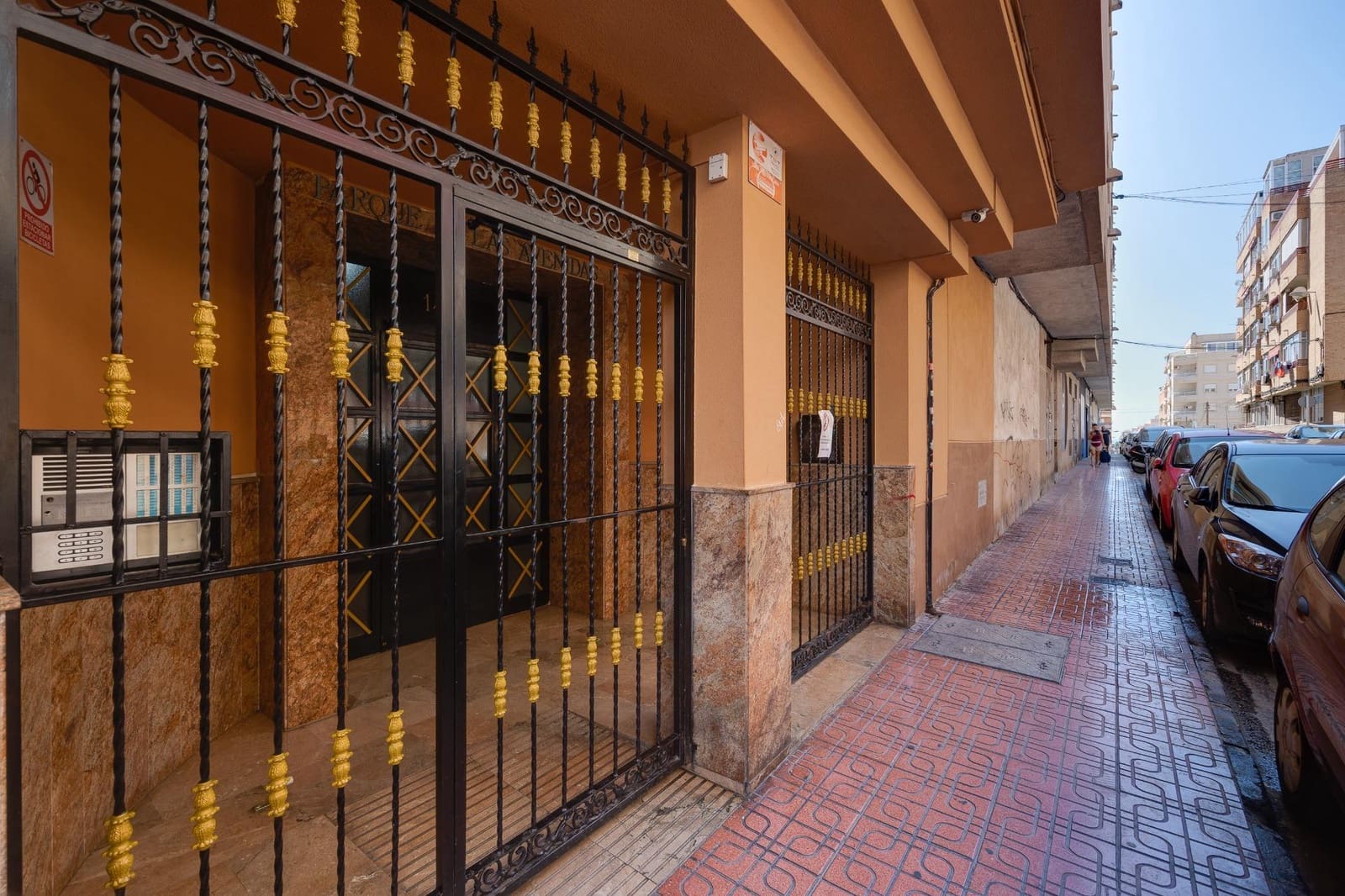 2 makuuhuone Huoneisto myytävänä paikassa Torrevieja mukana uima-altaan - 149 500 € (Ref: 10115900)