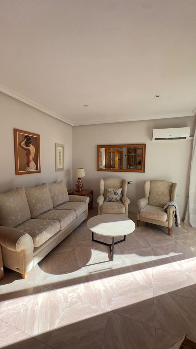 3 slaapkamer Appartement te huur in Torrevieja - € 1.200 (Ref: 10171715)