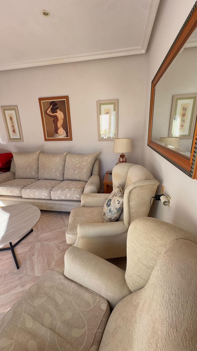 3 slaapkamer Appartement te huur in Torrevieja - € 1.200 (Ref: 10171715)