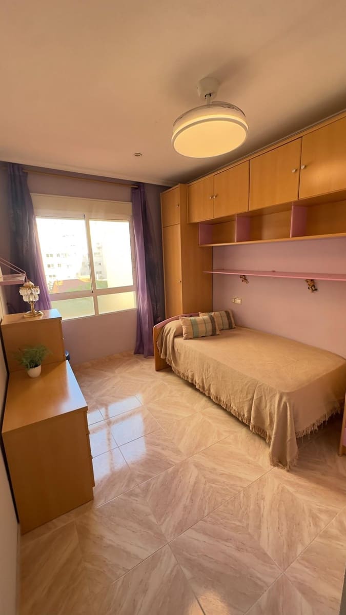 3 slaapkamer Appartement te huur in Torrevieja - € 1.200 (Ref: 10171715)