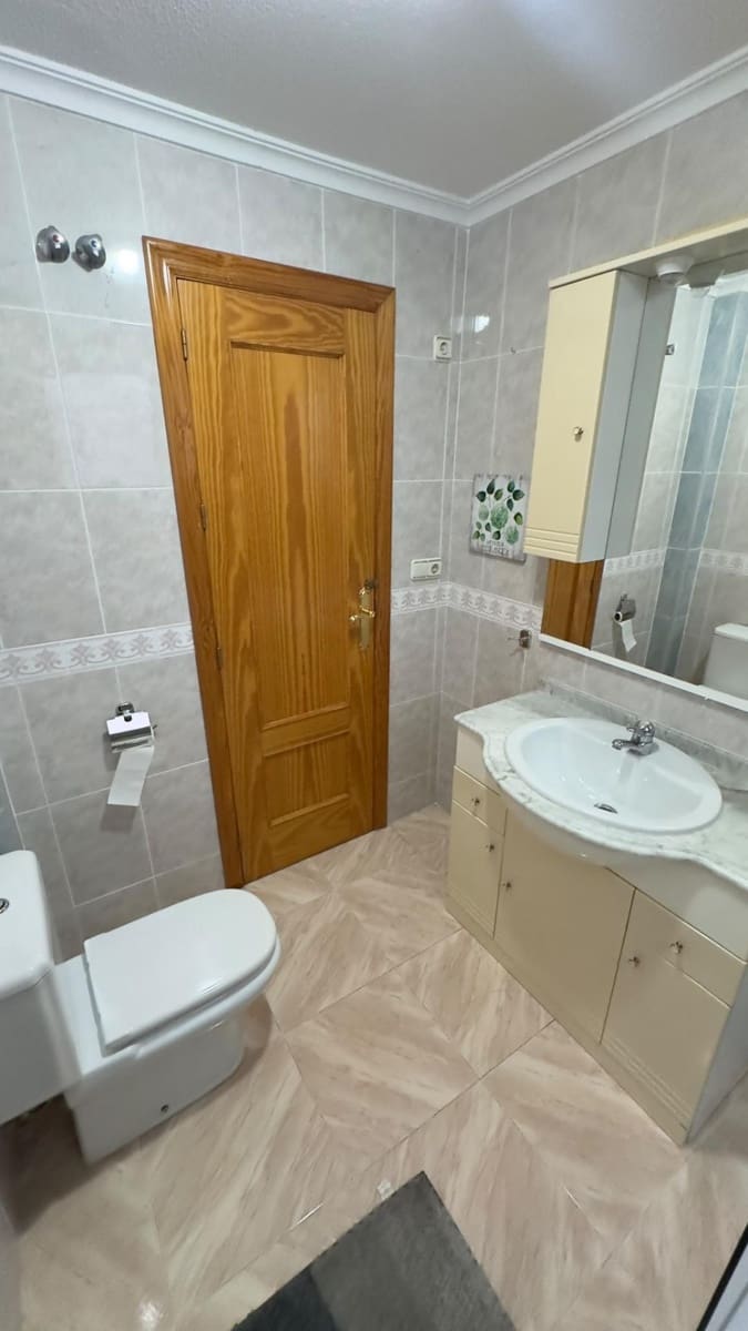 3 slaapkamer Appartement te huur in Torrevieja - € 1.200 (Ref: 10171715)