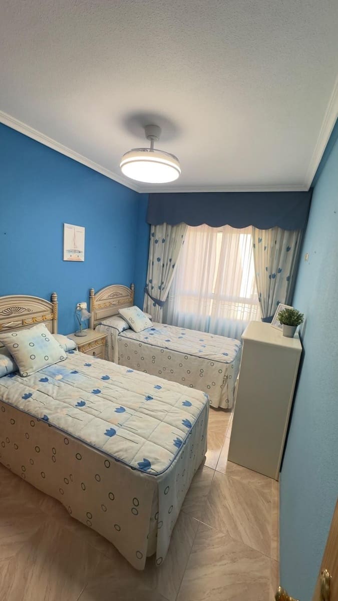 3 slaapkamer Appartement te huur in Torrevieja - € 1.200 (Ref: 10171715)