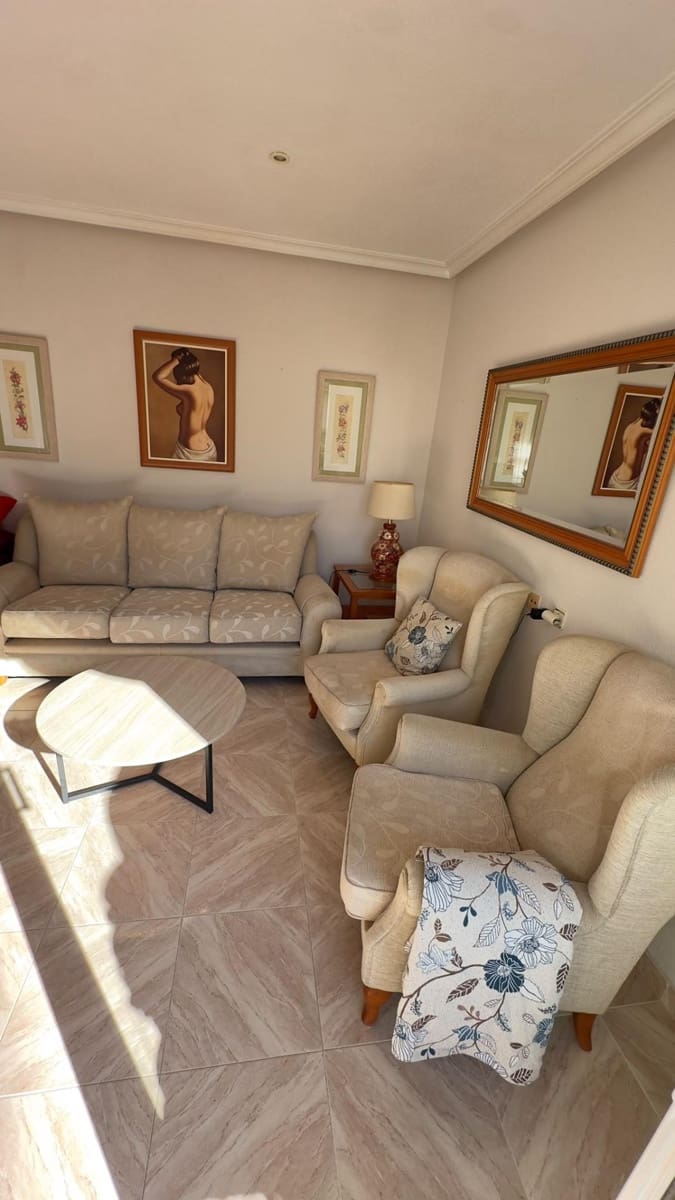 3 slaapkamer Appartement te huur in Torrevieja - € 1.200 (Ref: 10171715)