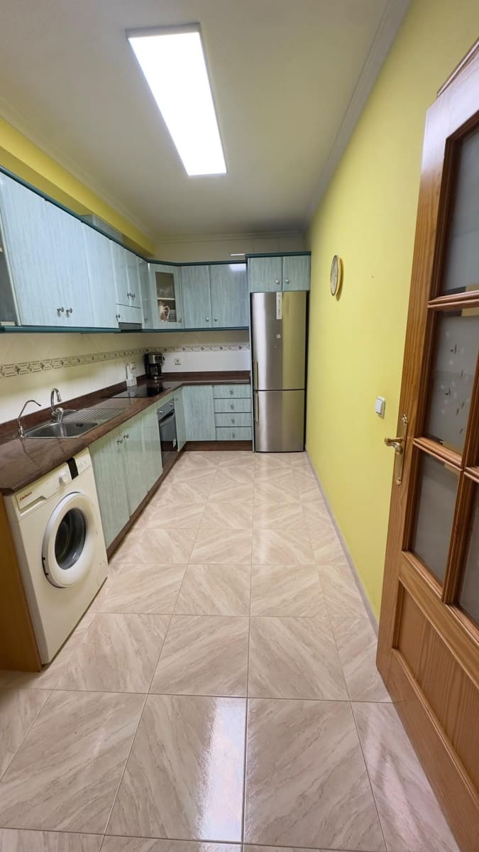 3 slaapkamer Appartement te huur in Torrevieja - € 1.200 (Ref: 10171715)