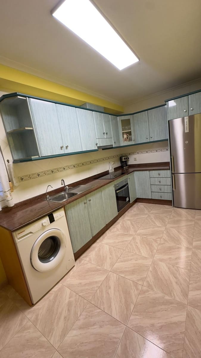 3 slaapkamer Appartement te huur in Torrevieja - € 1.200 (Ref: 10171715)
