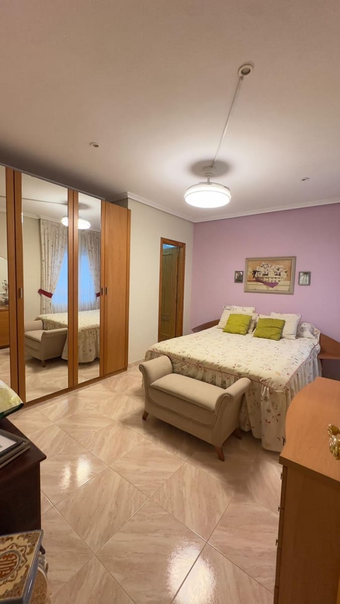 3 slaapkamer Appartement te huur in Torrevieja - € 1.200 (Ref: 10171715)